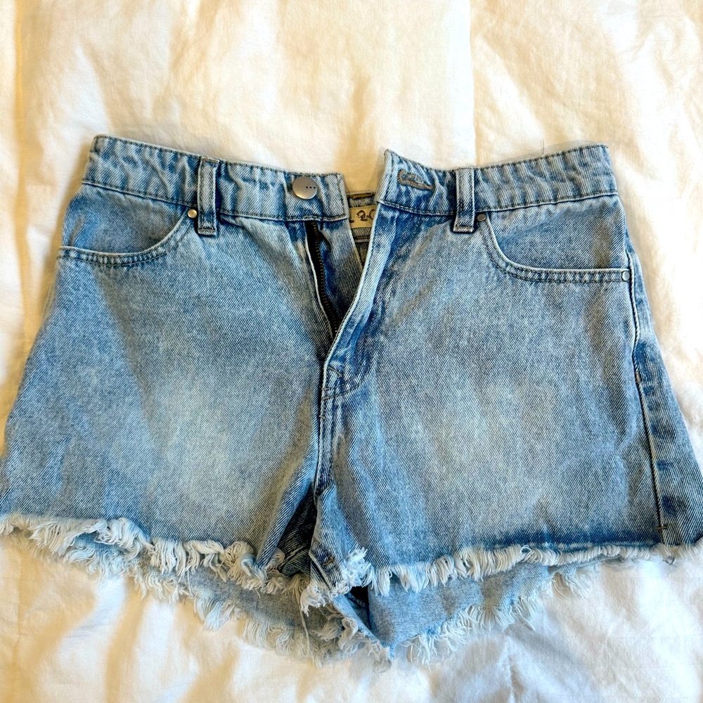 Ligh washed Jean shorts size 14